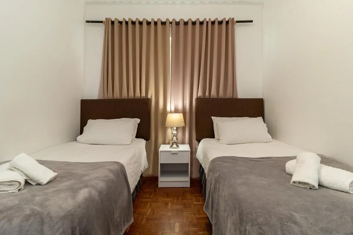 Apartment City Pad Next To Parliament Cape Town